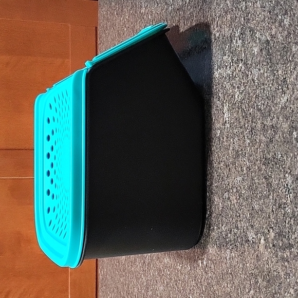 Tupperware Garlic Smart Container - Picture 3 of 4